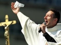  Católicos carismáticos são comparados com evangélicos pentecostais